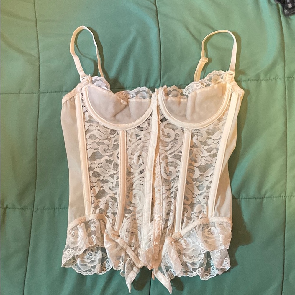 Vintage Darling White Lace Corset with Adjustable Straps